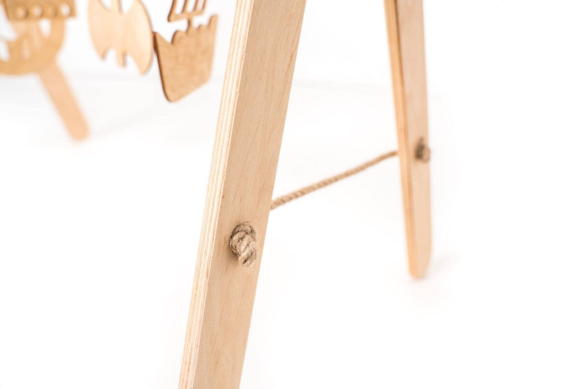 Puinen leikkikaari vauvalle